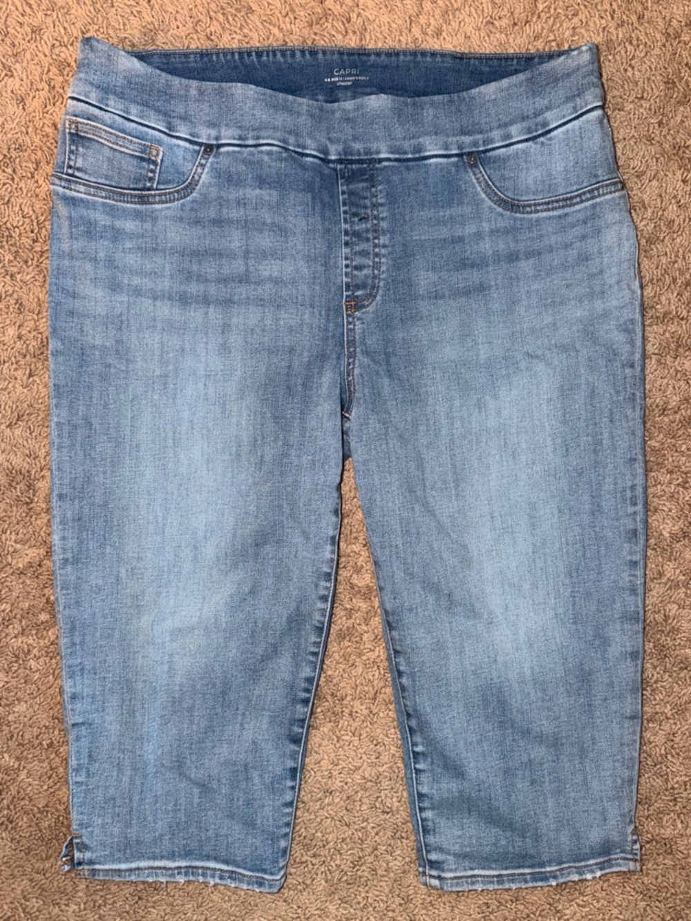 Chico’s Stretch Denim Cotton Blend Women's Capri - Light Blue size 12